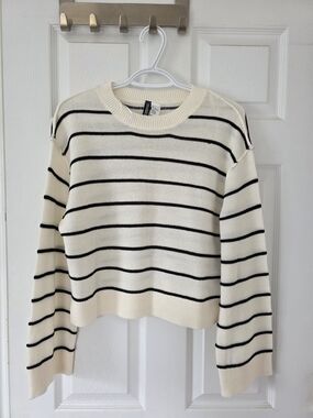 NWOT | Crewneck Sweater | SZ Small
